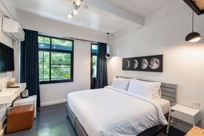 2 bedrooms, premium bedding, minibar, in-room safe - Every Surawong (Bangkok)