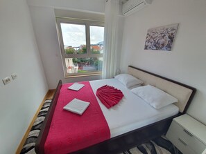 2 bedrooms, soundproofing, iron/ironing board, free WiFi - AS Apartments Rafailovici I (Rafailovici)