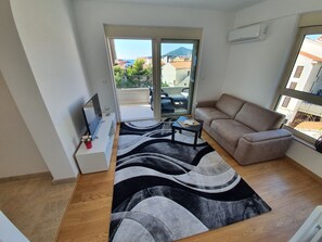 TV - AS Apartments Rafailovici I (Rafailovici)