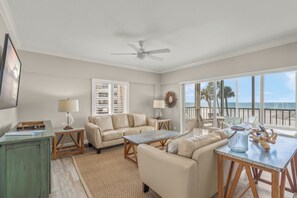 TV connectée, baby-foot, table de tennis de table