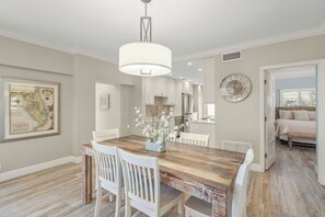 Dining - Island House Beach Resort 4N (Siesta Key)