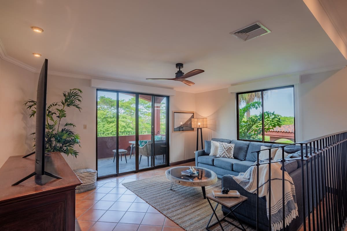 Bougainvillea 6203 - Luxury Apartment | 거실 공간