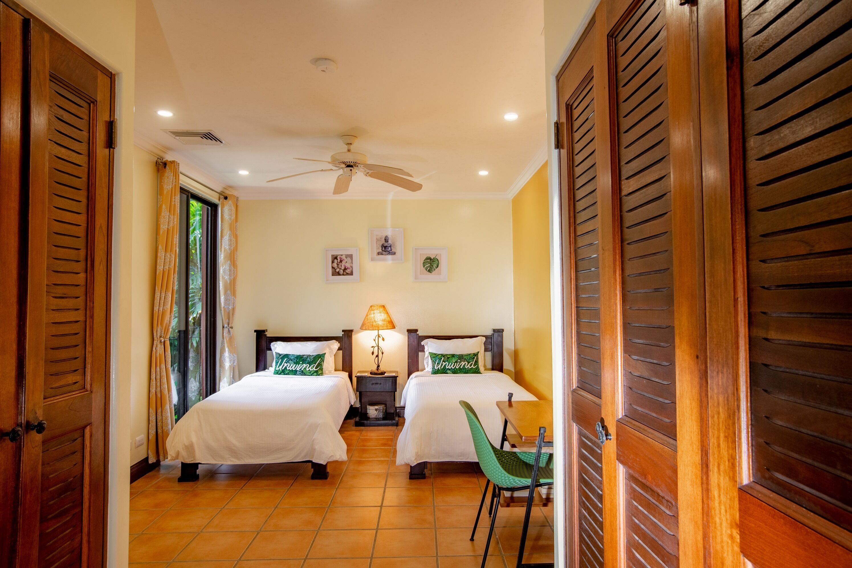 Bougainvillea 9101 - Luxury Apartment | خزنة داخل الغرفة وبديكورات فريدة لكل غرفة وطراز فريد لكل وحدة ومكتب