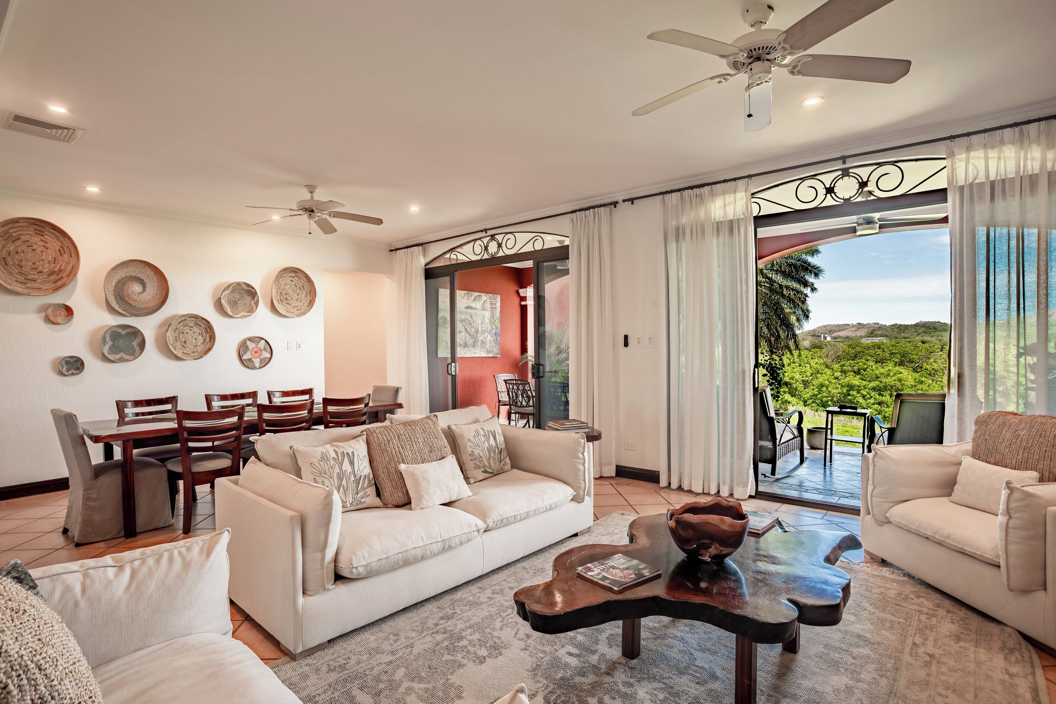 Bougainvillea 4 bedroom Luxury Condo - Reserva Conchal | Vardagsrum