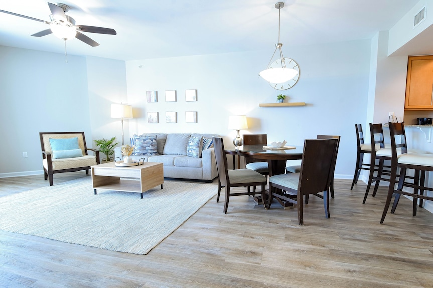 Condominio De 2 Dormitorios Con Balcón Privado Y Comodidades. - Destin, FL