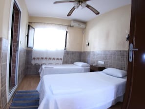 Standard Twin Room | 1 bedroom, in-room safe, desk, free WiFi