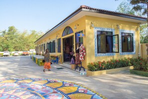 Exterior - La Reina Maroc Hotel (Pak Chong)