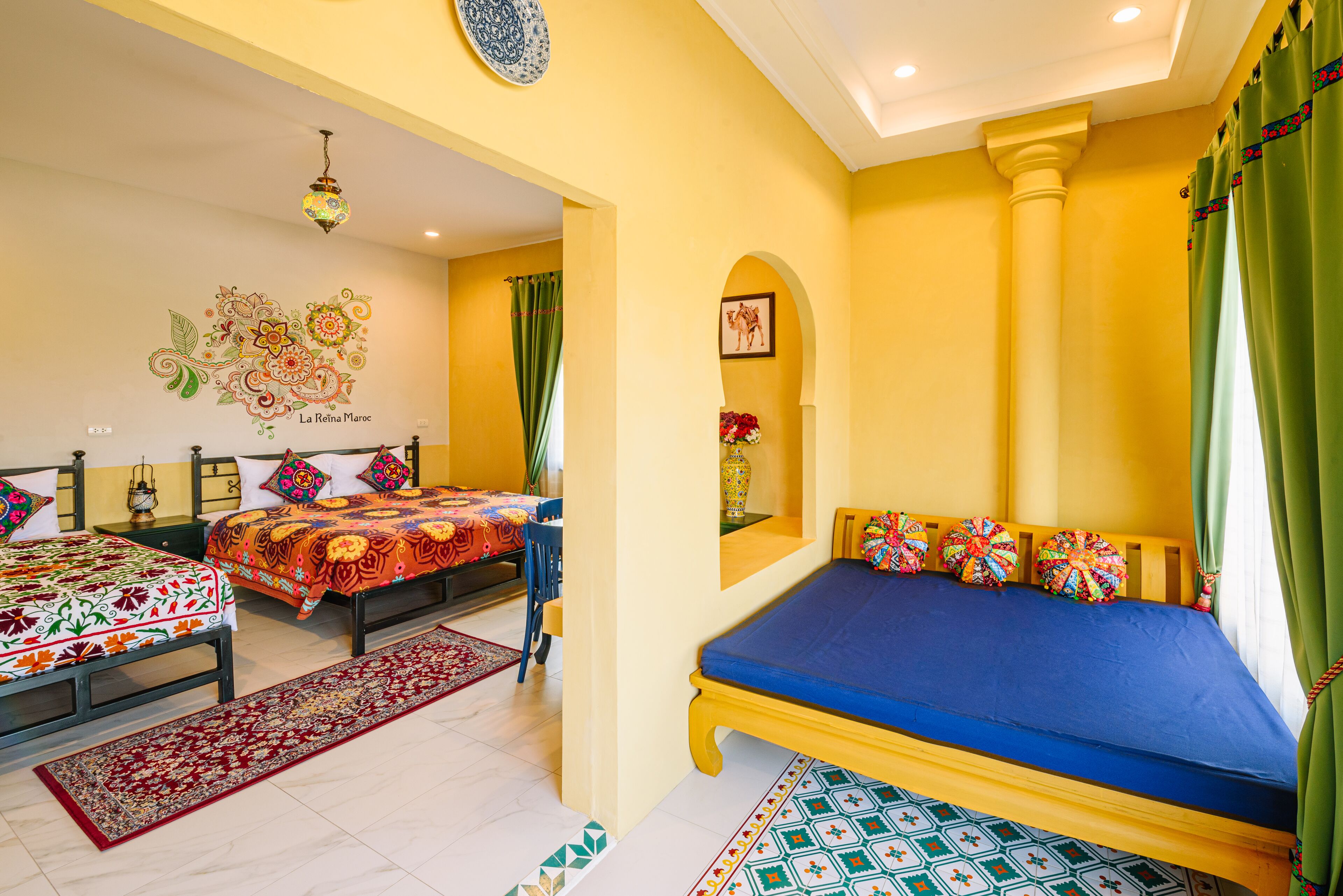 free minibar, individually decorated, individually furnished, desk