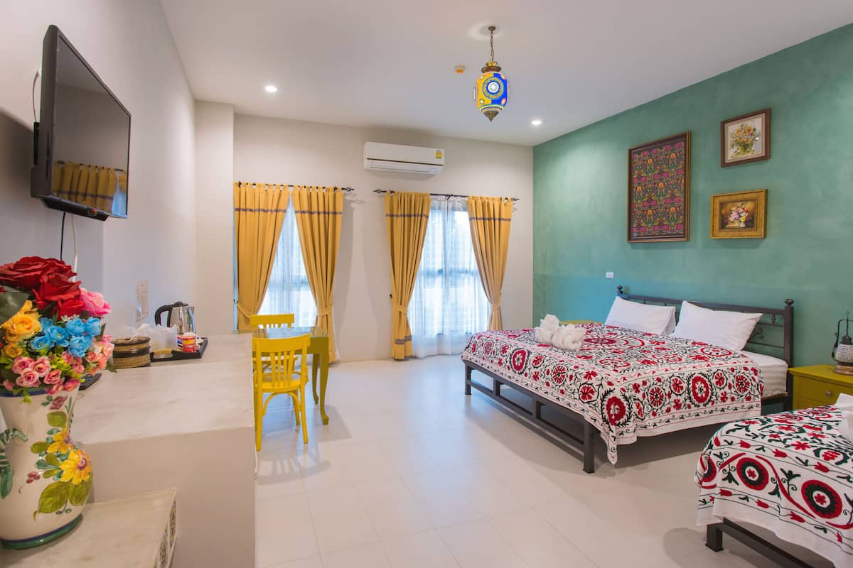 family room (marakech) | free minibar, individually decorated, individually furnished, desk