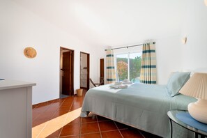 3 Schlafzimmer, Zimmersafe, Bügeleisen/Bügelbrett, WLAN