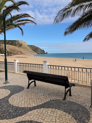 Beach nearby, sun-loungers, beach towels