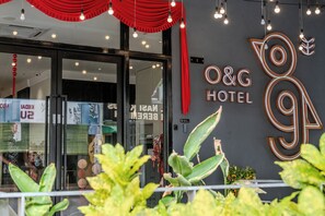 Front of property - O&G Hotel Parit Buntar (Parit Buntar)