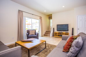 Townhome, 3 Bedrooms | Living area