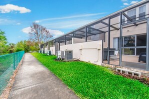 Townhome, 3 Bedrooms | Front of property