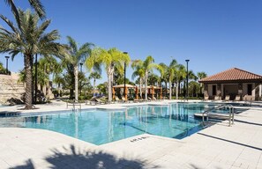 Piscine extérieure