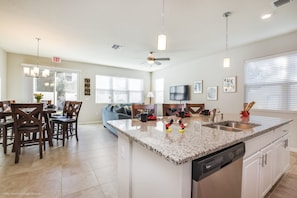 Townhome, 4 Bedrooms | Private kitchen | Oven, coffee/tea maker, cookware/dishes/utensils