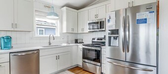 Blue Bungalow | 625 ft from the beach | Hot Tub, Dog Friendly | Kitty Hawk