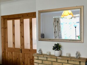 Egyptian cotton sheets, premium bedding, individually decorated - Oxford Self-Contained Studio Flat (Oxford)