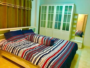 Free WiFi - Little Tokyo House (Si Racha)