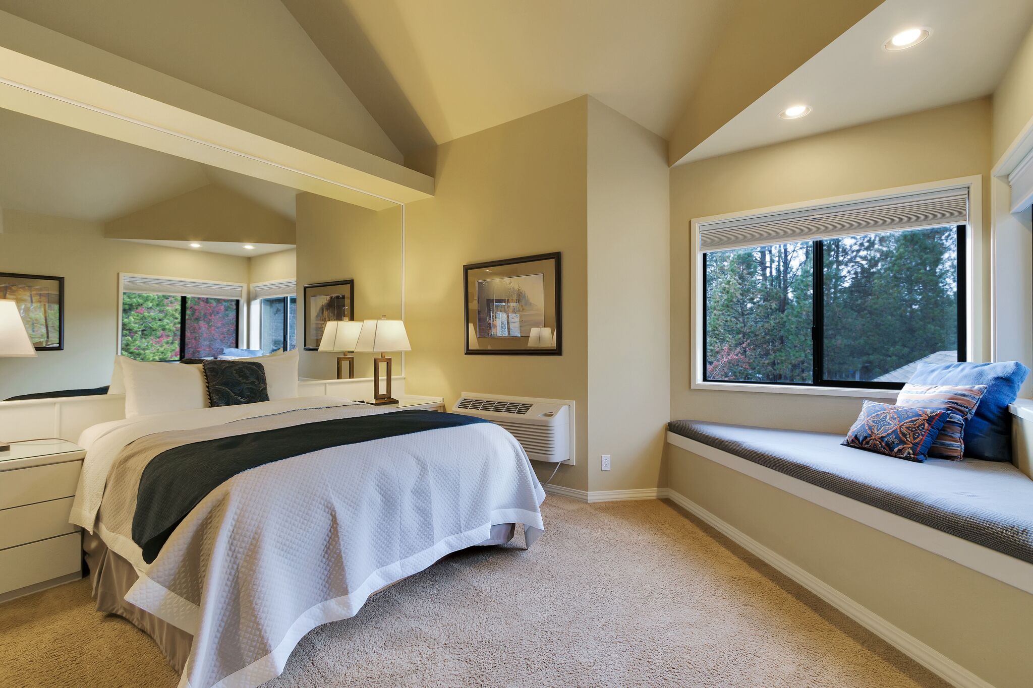 Private, hotel style suite in Bend with access to fitness center.