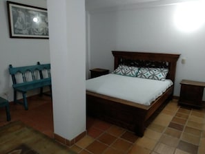 1 makuuhuone, silitysrauta/-lauta, internet, vuodevaatteet