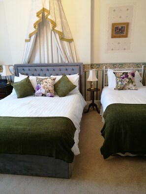 Triple Room | 1 bedroom, hypo-allergenic bedding, free WiFi, bed sheets - Fleurie House (Torquay)