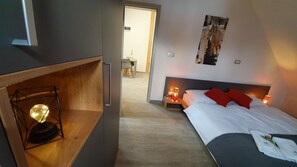 Appartement Deluxe, 1 très grand lit, balcon, vue montagne | Literie de qualité supérieure, couette en duvet d'oie