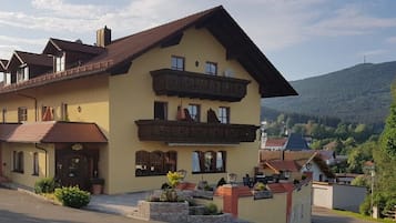 Fachada da propriedade