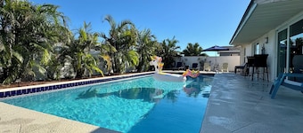 Sunshine Oasis with heated Saltwater pool
