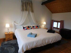 3 bedrooms, desk, soundproofing, iron/ironing board - KRUITENBERG in UNESCO Bruges (Brugge)