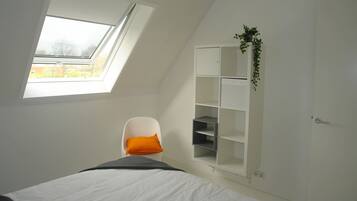 2 bedrooms, WiFi, bed sheets