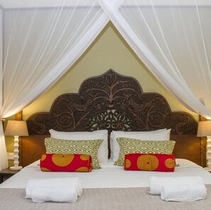 Double or Twin Room (King or Twin Bedroom) | In-room safe, free WiFi - 528  Victoria Falls Guest House (Victoria Falls)