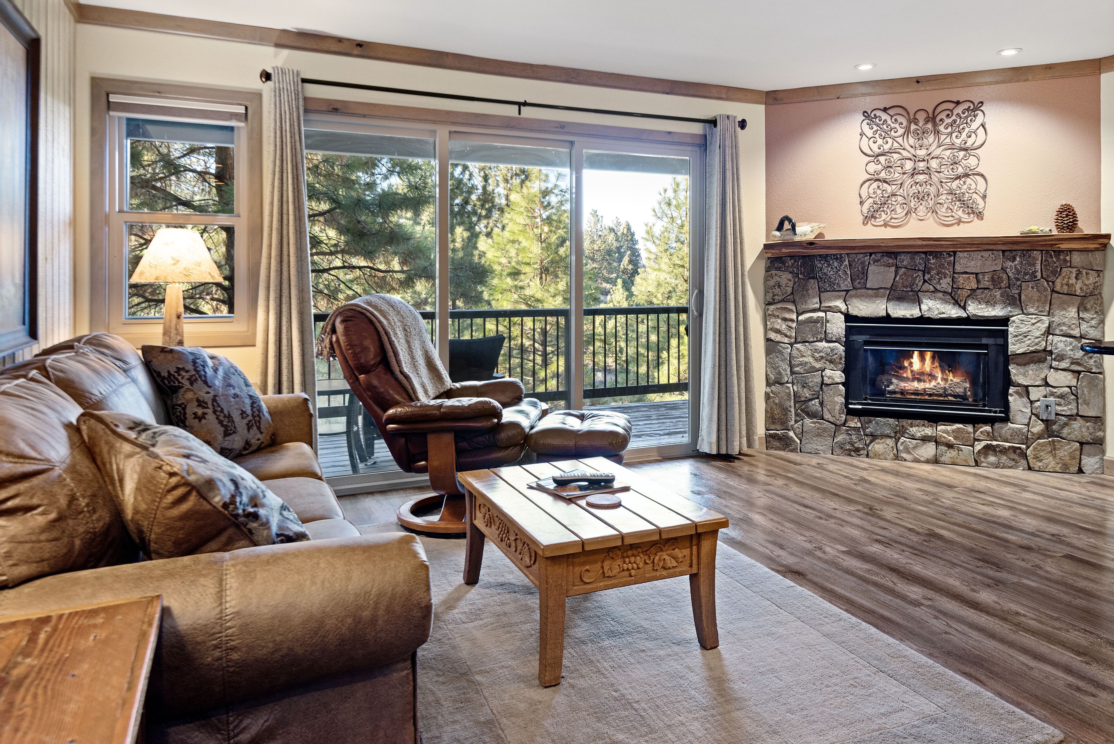 Ski House 118 - Meredith Lodging, Mt. Bachelor Village Amenities, 1st Floor Cond