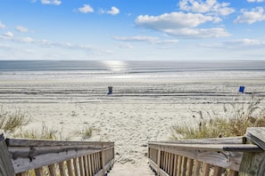 PĂ„ stranden och strandhanddukar
