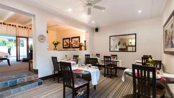 Free daily cooked-to-order breakfast