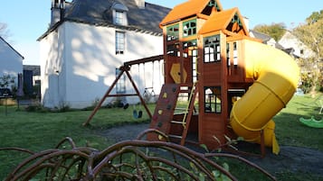 Area giochi per bambini (all'aperto)