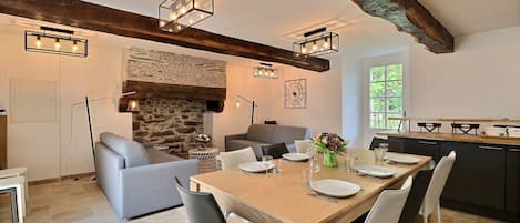 Apartment, 3 Bedrooms (Le TROIS) | Living area | Table tennis, toys, books