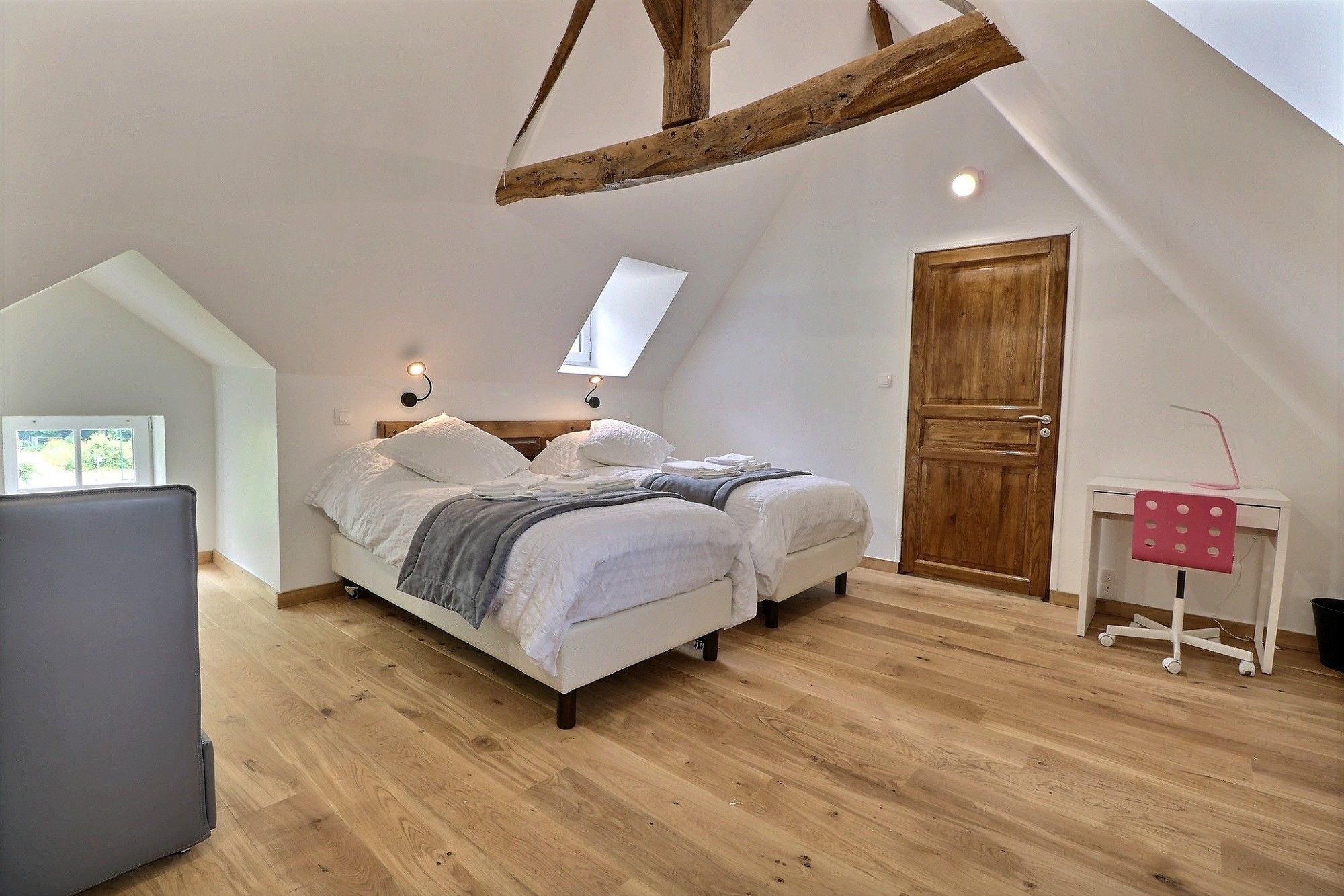 ห้องแฟมิลี่สำหรับสี่ท่าน | เครื่องนอนระดับพรีเมียม, เตียงเมมโมรีโฟม, ห้องพักตกแต่งอย่างมีเอกลักษณ์