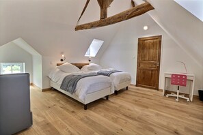 Chambre Quadruple Familiale | Literie de qualité supérieure, matelas mémoire de forme