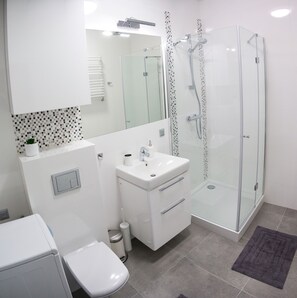 Toallas y papel de baño 