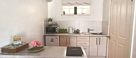 Minibar, in-room safe, individually decorated, individually furnished