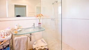 Combined shower/bathtub, hair dryer, bidet, towels - apartment/ flat - 4 rooms - 6 persons (Denia)