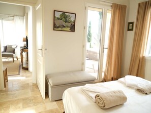 2 slaapkamers, een strijkplank/strijkijzer, wifi, beddengoed