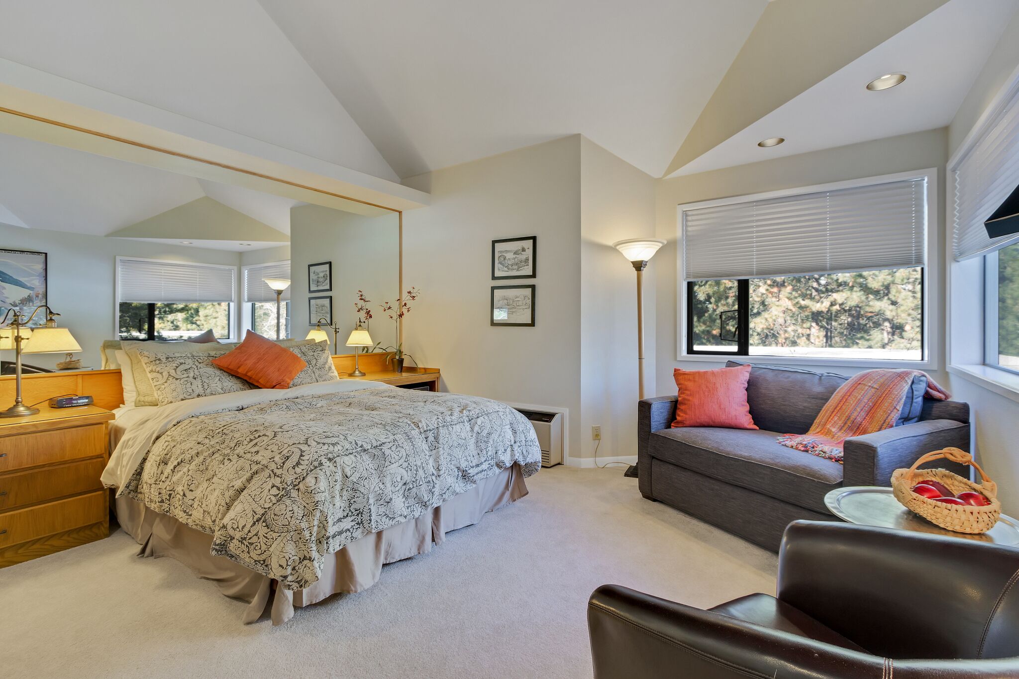Private, hotel style suite in Bend with access to resort amenities!
