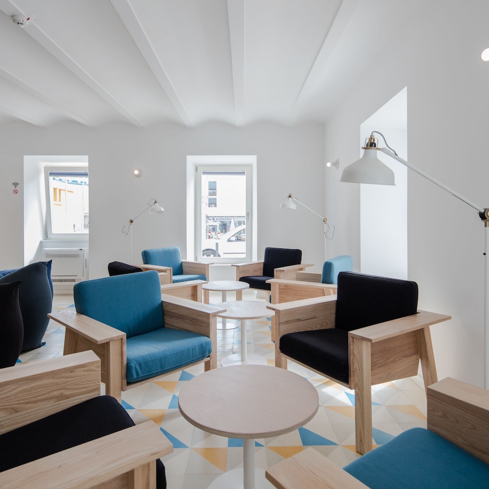 Conii Hostel & Suites by null