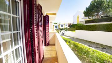 Apartament, 1 dormitori, balcó, vistes al jardí | Vista des de l'habitació