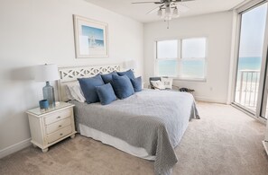 3 bedrooms, iron/ironing board, travel cot, free WiFi - We’re ON the Beach - Direct Gulf-Front 3BR - Sleeps 9 (Fort Walton Beach)