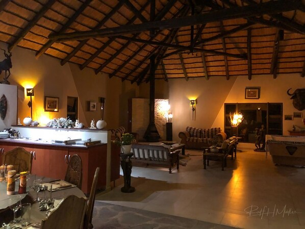 Restaurant - Etosha Mopane Safari Lodge (Etosha)