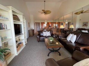 TV, DVD player - SIESTA DUNES 1-406 LUXURY CONDO WITH A GREAT VIEW! (Sarasota)