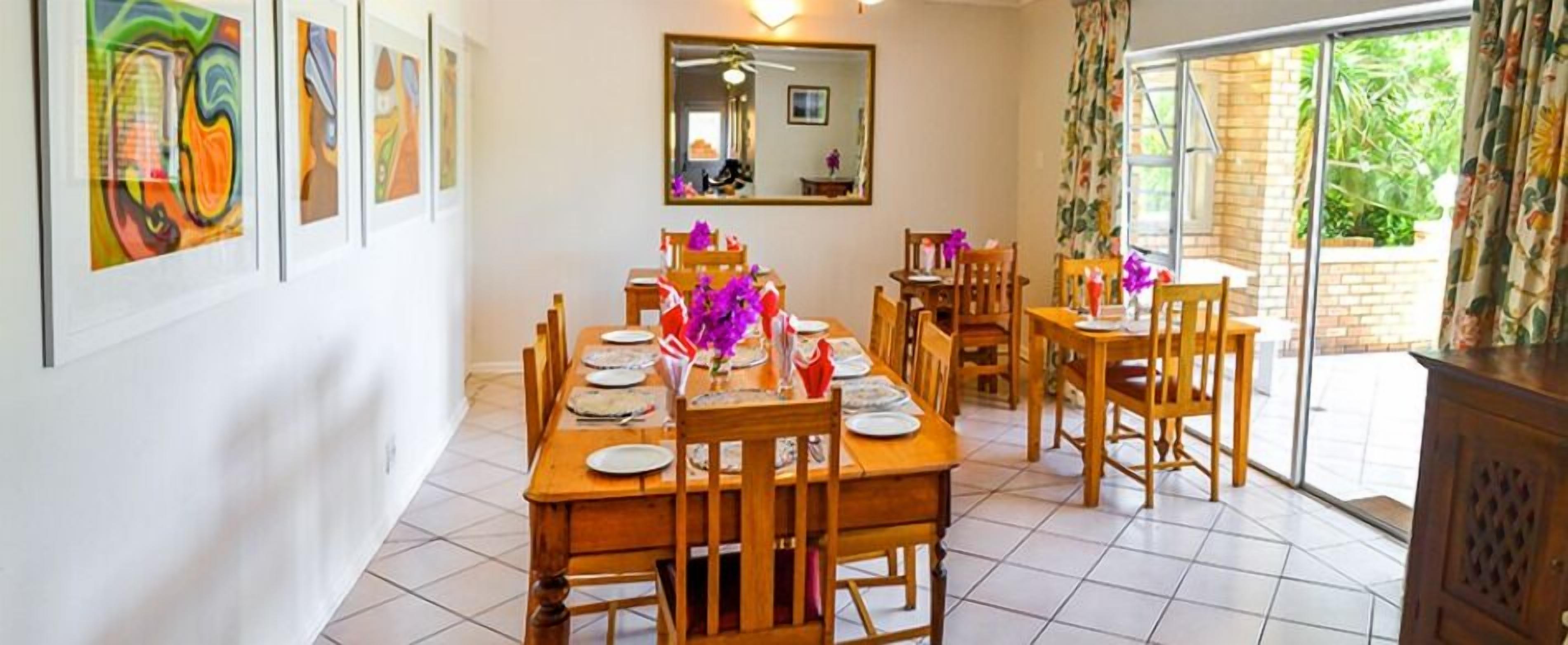 Free daily English breakfast 